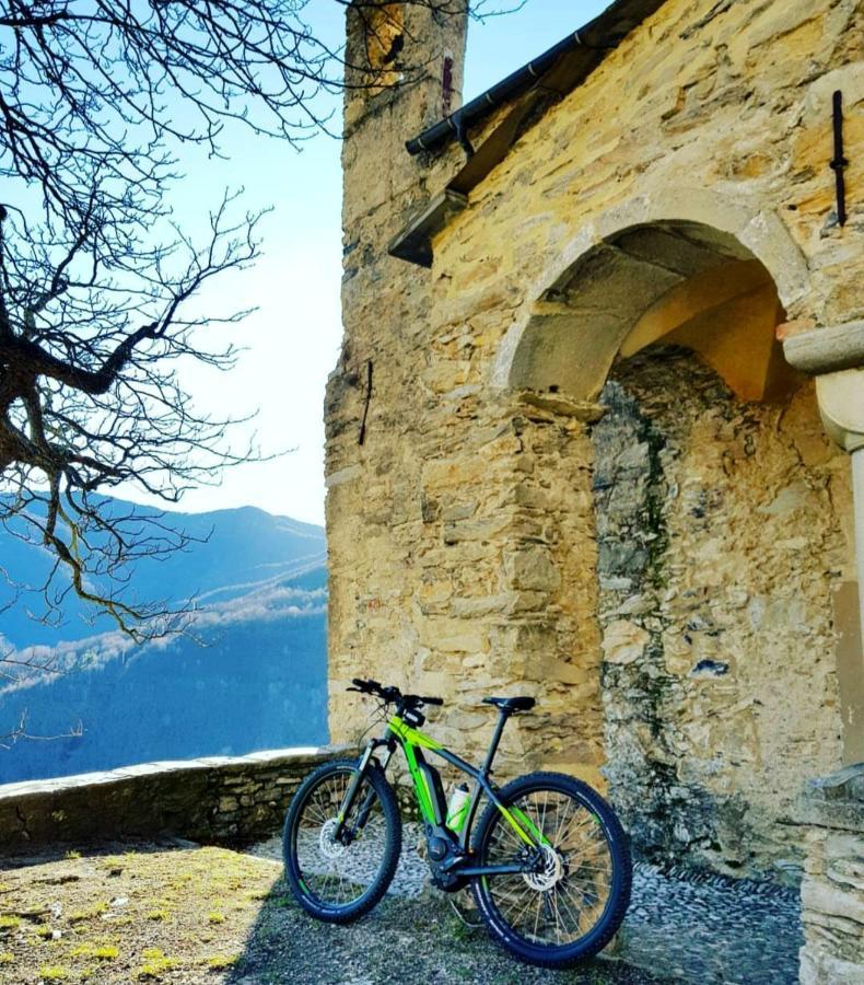 Il Santo Graal Villa Triora Luaran gambar