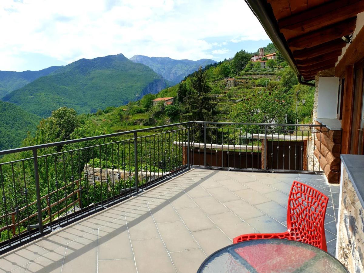 Il Santo Graal Villa Triora Luaran gambar