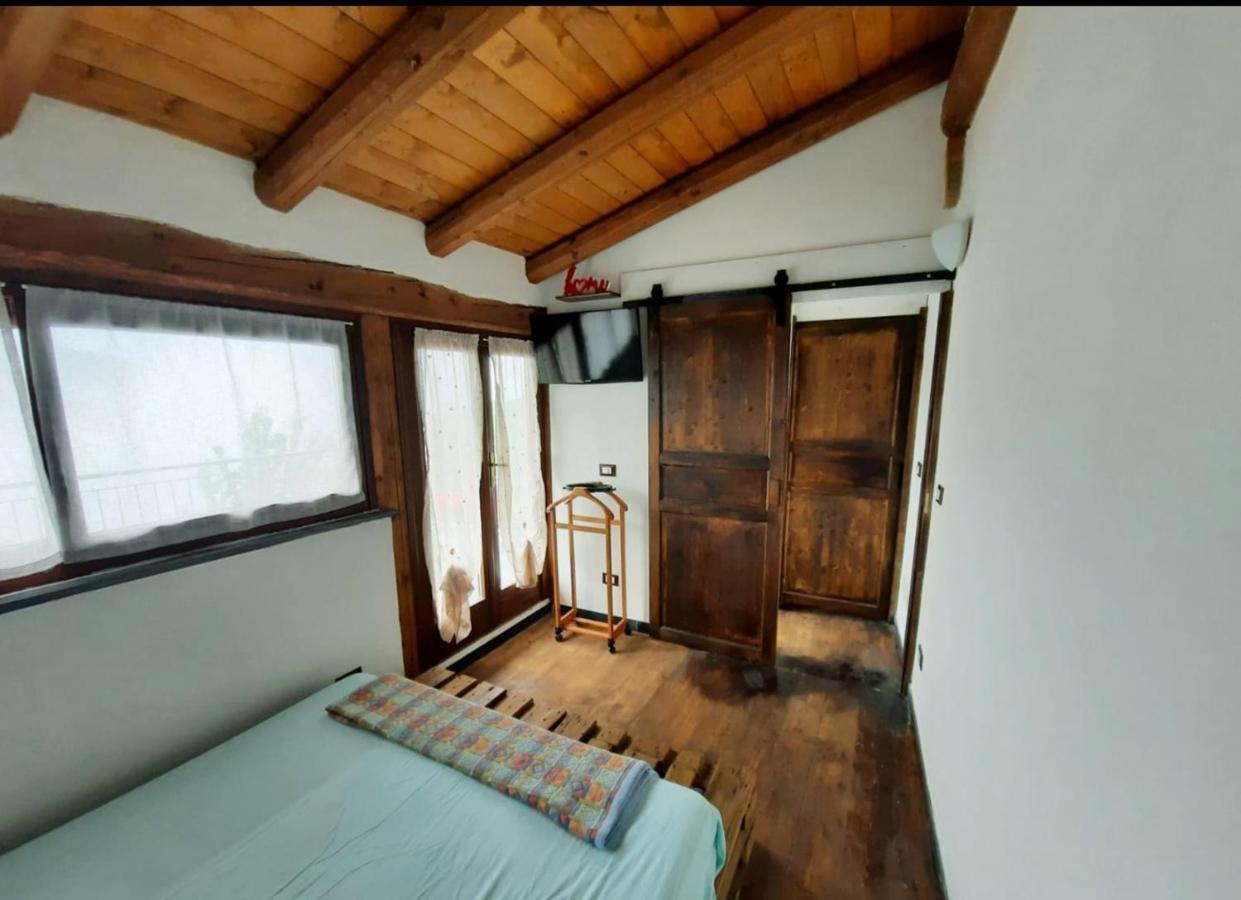 Il Santo Graal Villa Triora Luaran gambar