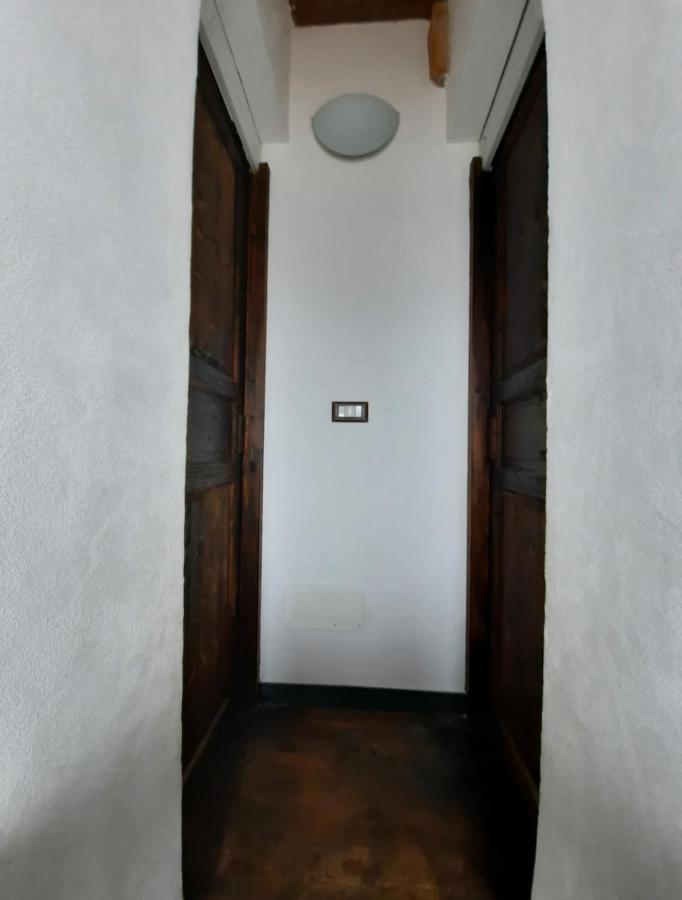 Il Santo Graal Villa Triora Luaran gambar